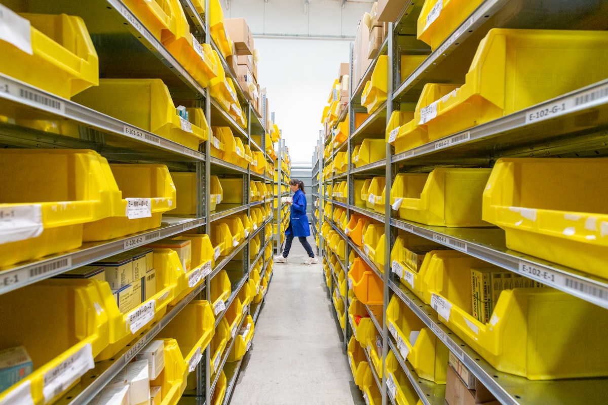 Courier Garage logistics warehouse